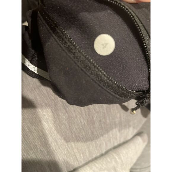 Lululemon Speed‎ Tight IV Womens Sz 4 Pockets Zip Ruched Ankle Reflector Black - Picture 7 of 7